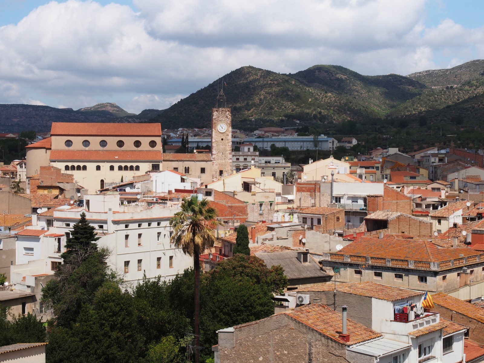 Olesa de Montserrat, pueblo del Baix Llobregat a los pies de la montaña