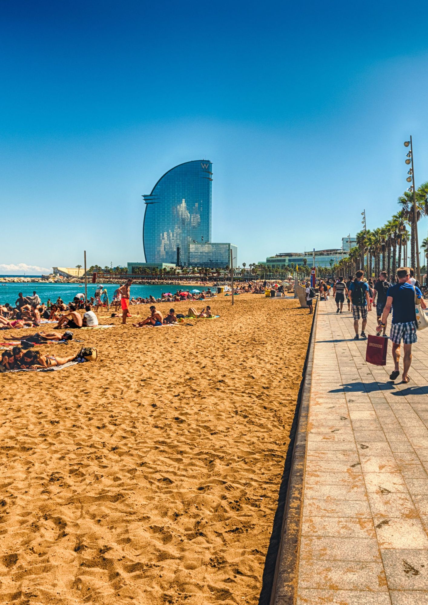 El antiguo barrio de los pescadores. Se caracteriza por calles estrechas y rectilíneas, edificios bajos y un ambiente muy popular. Es la puerta de entrada a las playas más concurridas de la ciudad.